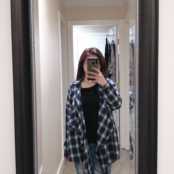 Plaid flannel - Picture 3 of 3